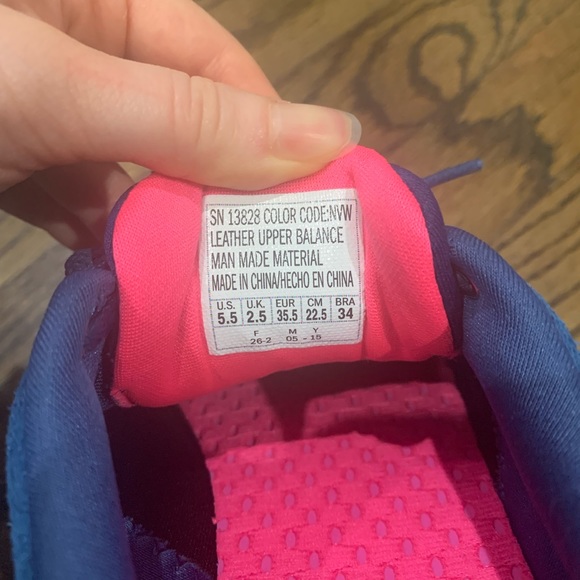 Like New Skechers Go Walk City Sneakers Womens Size 5.5 - Picture 8 of 8